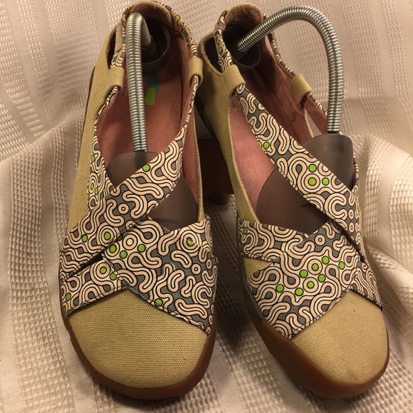 Dimmi canvas shoes worn once in EC pretty pattern - Picture 1 of 8